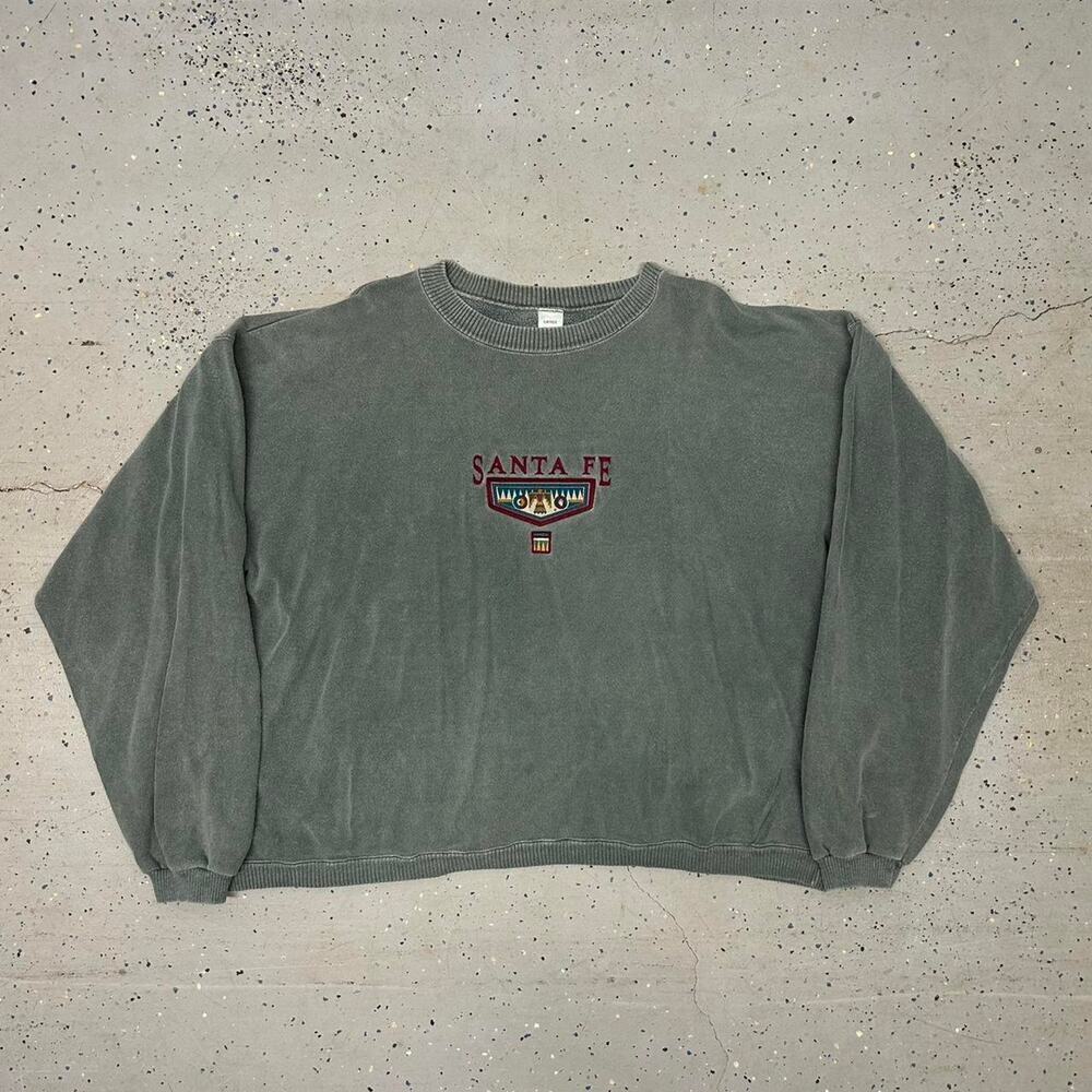 VTG Green Santa Fe embroidered sweatshirt with a relaxed fit